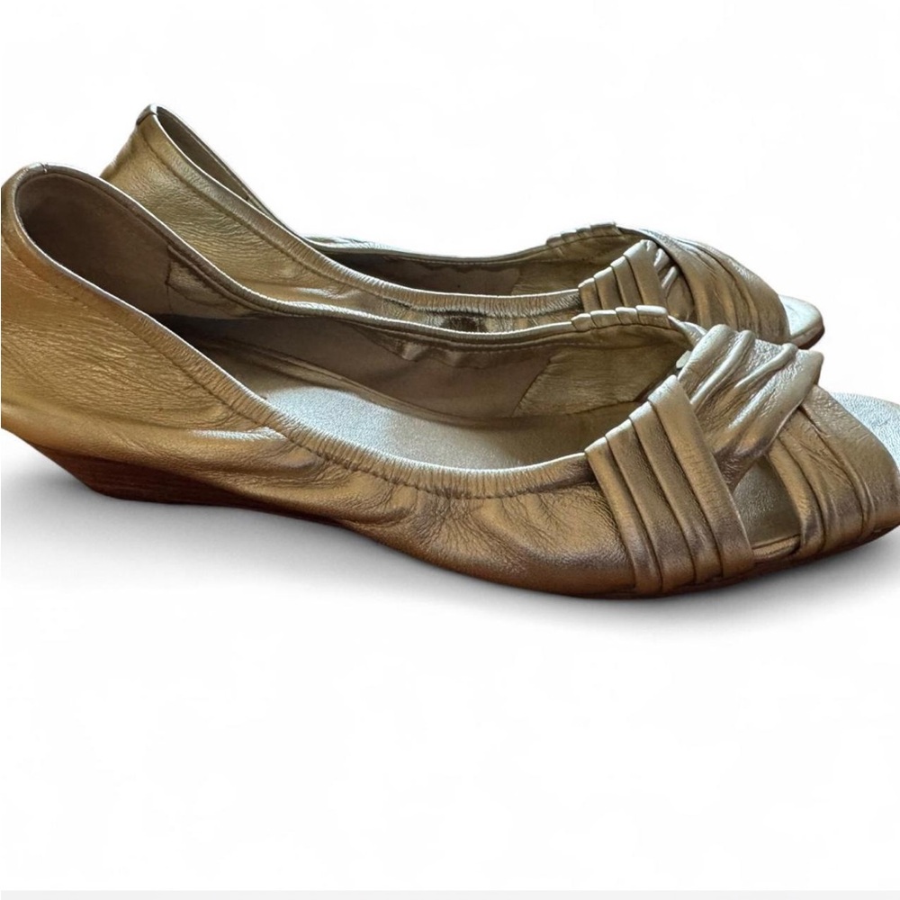 Cole Hahn NikeAir Gold Leather Women's Wedges Size 8B